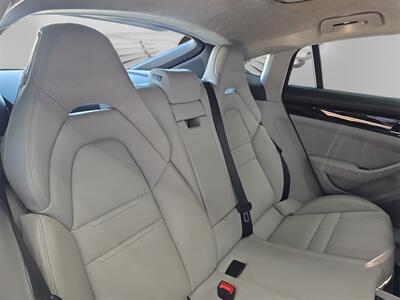 2018 Porsche Panamera Turbo   - Photo 13 - Lennox, CA 90304