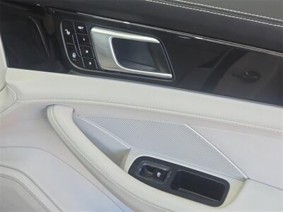 2018 Porsche Panamera Turbo   - Photo 18 - Lennox, CA 90304