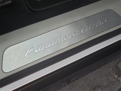 2018 Porsche Panamera Turbo   - Photo 17 - Lennox, CA 90304