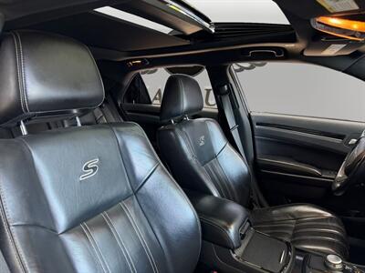 2022 Chrysler 300 Series S - Photo 15 - Lennox, CA 90304