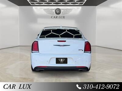 2022 Chrysler 300 Series S - Photo 4 - Lennox, CA 90304