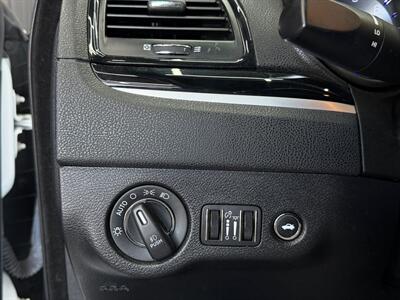 2022 Chrysler 300 Series S - Photo 18 - Lennox, CA 90304