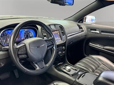 2022 Chrysler 300 Series S - Photo 16 - Lennox, CA 90304