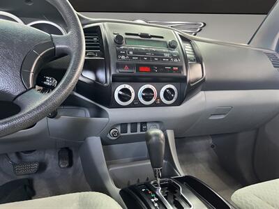 2011 Toyota Tacoma   - Photo 14 - Lennox, CA 90304