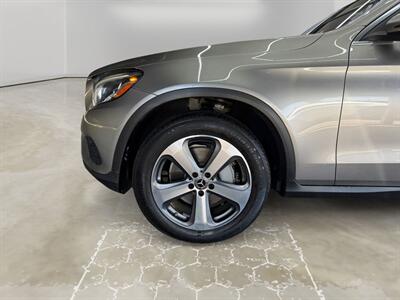 2019 Mercedes-Benz GLC GLC 300 - Photo 14 - Lennox, CA 90304