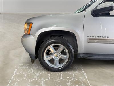 2013 Chevrolet Avalanche LS - Photo 14 - Lennox, CA 90304
