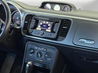 2014 Volkswagen Beetle Convertible 2.0T R-Line   - Photo 11 - Lennox, CA 90304