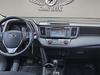 2018 Toyota RAV4 XLE   - Photo 14 - Lennox, CA 90304