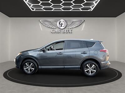 2018 Toyota RAV4 XLE   - Photo 4 - Lennox, CA 90304