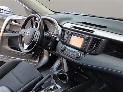 2018 Toyota RAV4 XLE   - Photo 15 - Lennox, CA 90304
