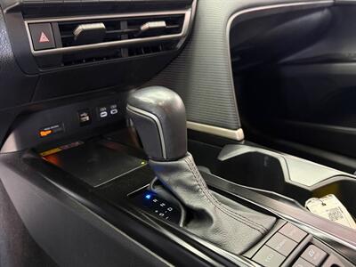 2025 Toyota Camry SE - Photo 21 - Lennox, CA 90304