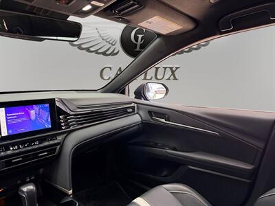 2025 Toyota Camry SE - Photo 24 - Lennox, CA 90304