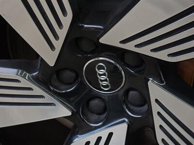 2019 Audi e-tron Prestige quattro   - Photo 23 - Lennox, CA 90304