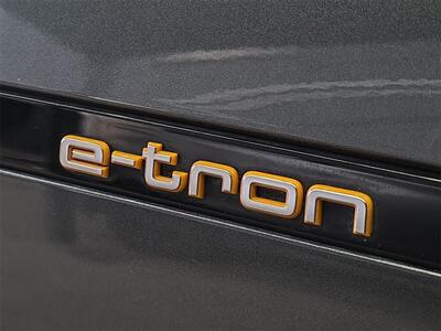 2019 Audi e-tron Prestige quattro   - Photo 22 - Lennox, CA 90304