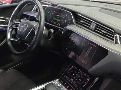 2019 Audi e-tron Prestige quattro   - Photo 19 - Lennox, CA 90304