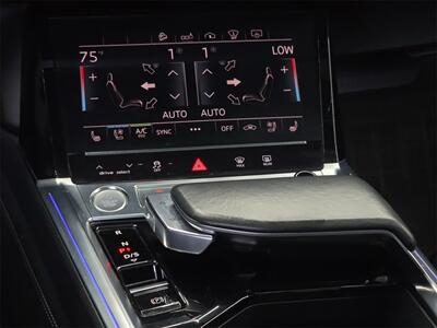 2019 Audi e-tron Prestige quattro   - Photo 16 - Lennox, CA 90304