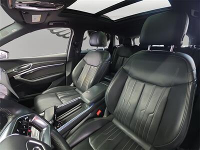 2019 Audi e-tron Prestige quattro   - Photo 10 - Lennox, CA 90304