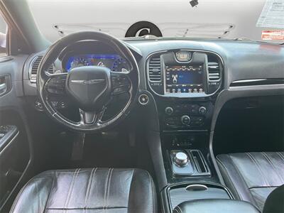 2019 Chrysler 300 Series S   - Photo 10 - Lennox, CA 90304
