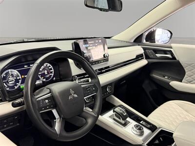 2024 Mitsubishi Outlander PHEV SEL - Photo 16 - Lennox, CA 90304