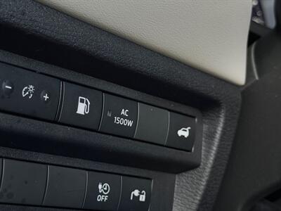 2024 Mitsubishi Outlander PHEV SEL - Photo 22 - Lennox, CA 90304