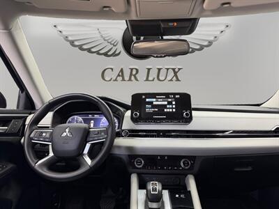 2024 Mitsubishi Outlander PHEV SEL - Photo 11 - Lennox, CA 90304