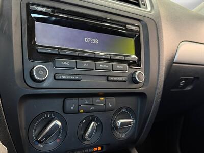 2014 Volkswagen Jetta 1.8T SE - Photo 20 - Lennox, CA 90304