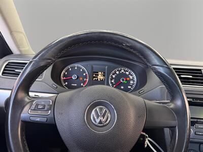 2014 Volkswagen Jetta 1.8T SE - Photo 17 - Lennox, CA 90304