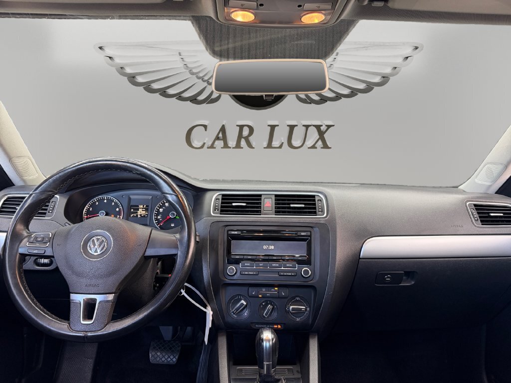 2014 Volkswagen Jetta 1.8T SE - Photo 11 - Lennox, CA 90304