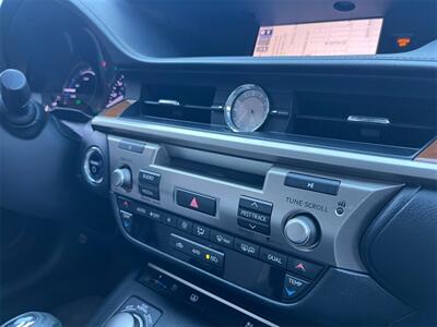 2013 Lexus ES 300h 300h - Photo 16 - Lennox, CA 90304