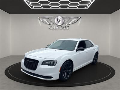 2020 Chrysler 300 Series Touring   - Photo 2 - Lennox, CA 90304