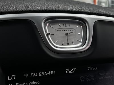 2020 Chrysler 300 Series Touring   - Photo 19 - Lennox, CA 90304