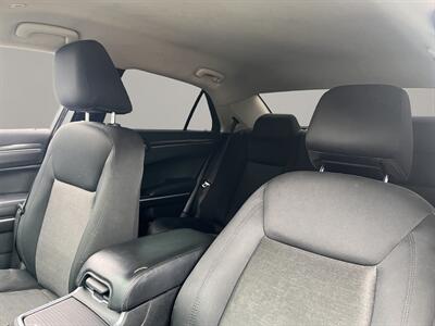 2020 Chrysler 300 Series Touring   - Photo 8 - Lennox, CA 90304