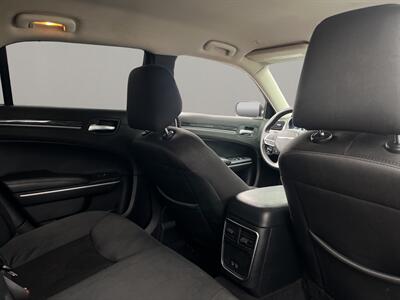 2020 Chrysler 300 Series Touring   - Photo 16 - Lennox, CA 90304