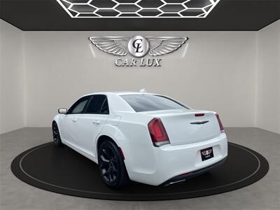 2020 Chrysler 300 Series Touring   - Photo 4 - Lennox, CA 90304