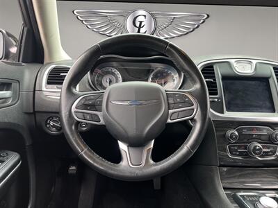 2020 Chrysler 300 Series Touring   - Photo 9 - Lennox, CA 90304