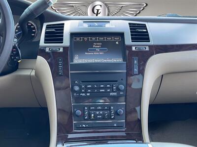 2012 Cadillac Escalade Luxury   - Photo 15 - Lennox, CA 90304