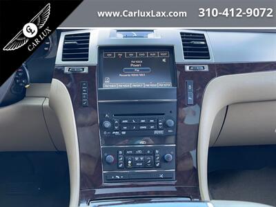 2012 Cadillac Escalade Luxury   - Photo 15 - Lennox, CA 90304