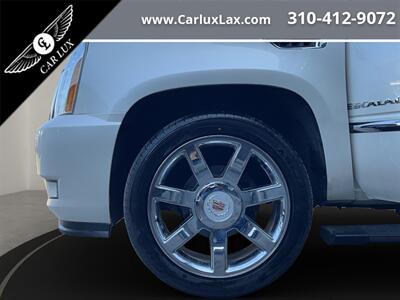 2012 Cadillac Escalade Luxury   - Photo 9 - Lennox, CA 90304