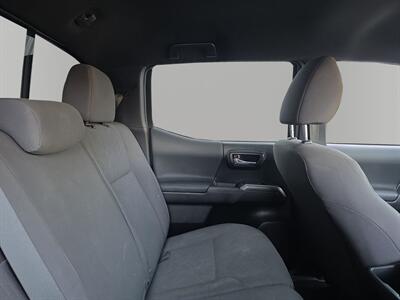 2019 Toyota Tacoma TRD Off-Road V6 - Photo 18 - Lennox, CA 90304