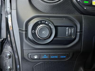 2024 Jeep Wrangler Rubicon 4xe - Photo 19 - Lennox, CA 90304