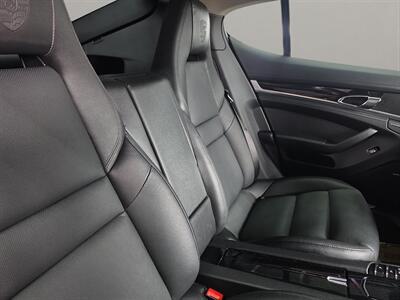 2016 Porsche Panamera 4   - Photo 17 - Lennox, CA 90304