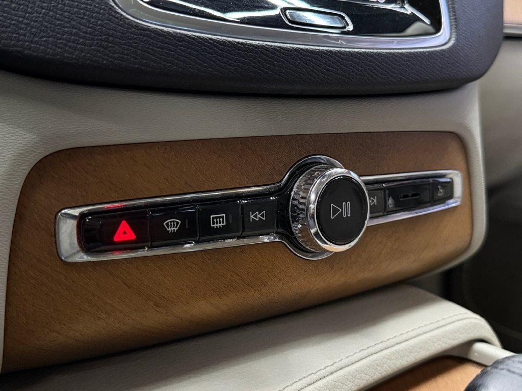 2021 Volvo XC90 Recharge T8 Inscription Expression 7 Passenger - Photo 20 - Lennox, CA 90304