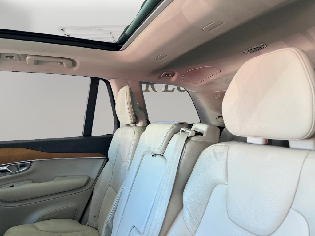 2021 Volvo XC90 Recharge T8 Inscription Expression 7 Passenger - Photo 13 - Lennox, CA 90304