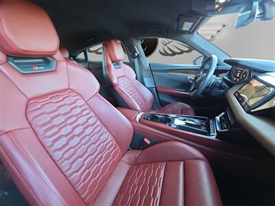 2022 Audi RS e-tron GT Base quattro - Photo 11 - Lennox, CA 90304