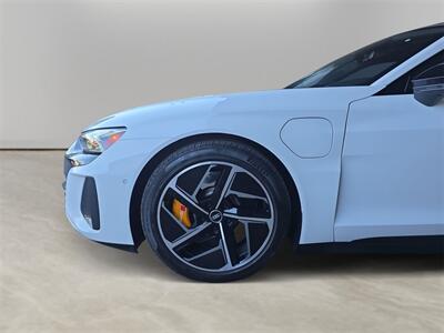 2022 Audi RS e-tron GT Base quattro - Photo 14 - Lennox, CA 90304