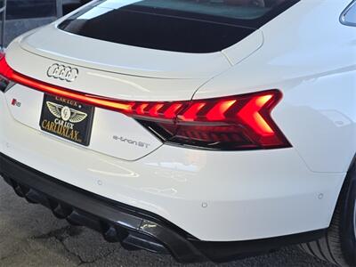 2022 Audi RS e-tron GT Base quattro - Photo 20 - Lennox, CA 90304