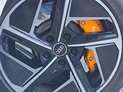2022 Audi RS e-tron GT Base quattro - Photo 19 - Lennox, CA 90304