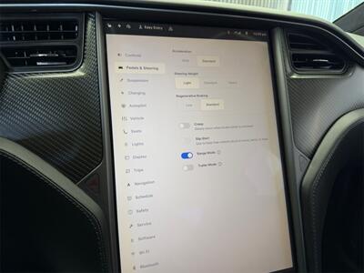 2018 Tesla Model X 75D   - Photo 24 - Lennox, CA 90304