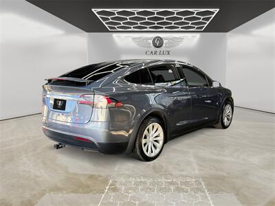 2018 Tesla Model X 75D   - Photo 5 - Lennox, CA 90304