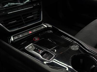 2022 Audi e-tron GT Premium Plus quattro - Photo 22 - Lennox, CA 90304